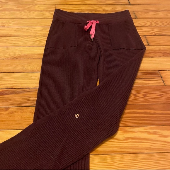 Lululemon Find Your Mantra Pants Size 6 - Picture 2 of 9